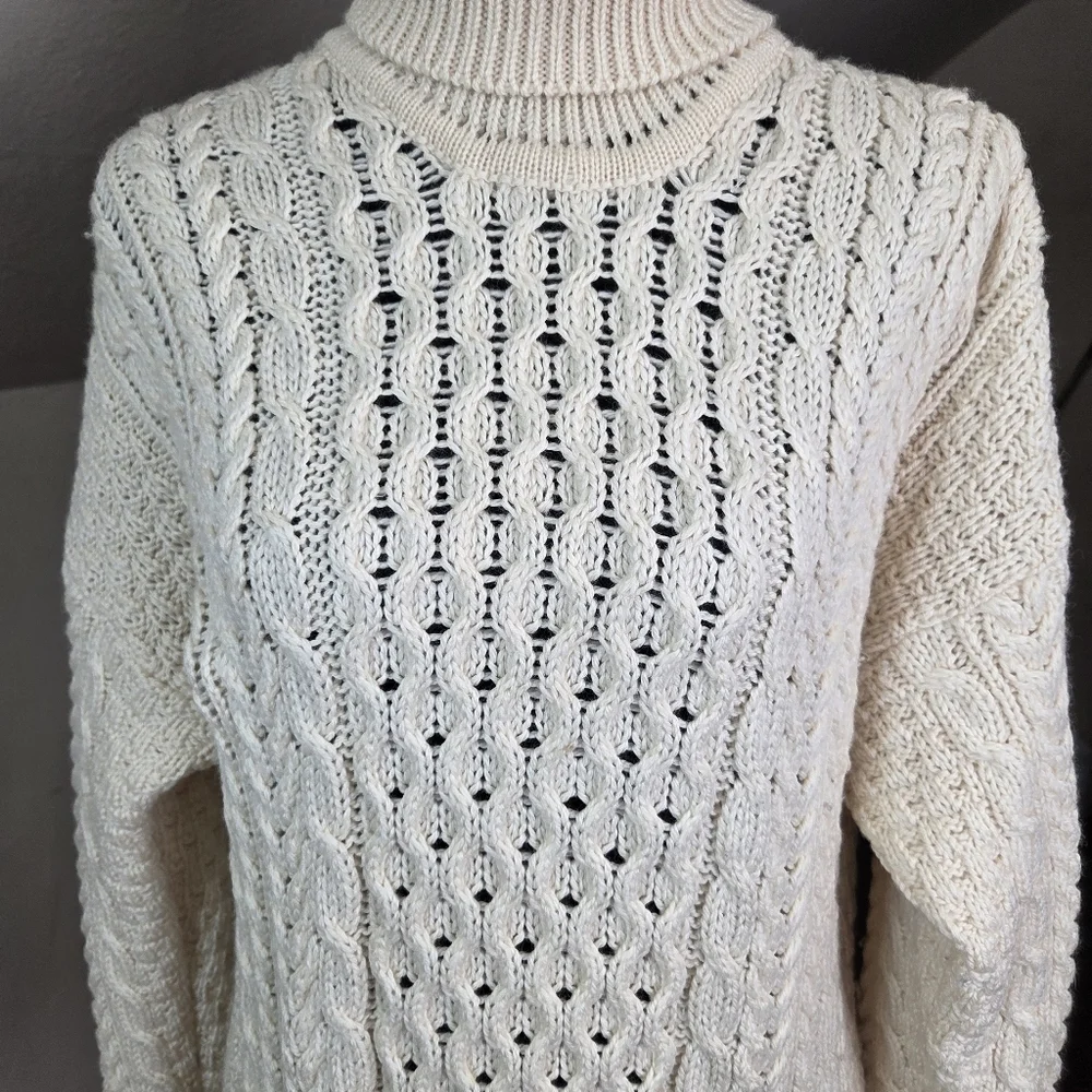 Carraig Donn Irish Aran Cable Knit Turtleneck Sweater 100% Merino Wool Size‎ S